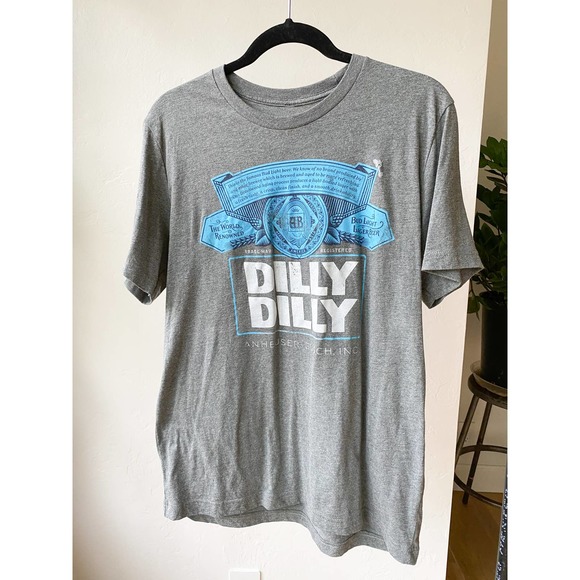 ANHEUSER BUSH BUDLIGHT Unisex Grey/Blue/White "DILLY DILLY" Graphic Tee sz M - Picture 1 of 6